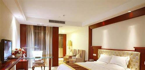 Jinan Zhuo Rui Hotel Hongjialou Zewnętrze zdjęcie